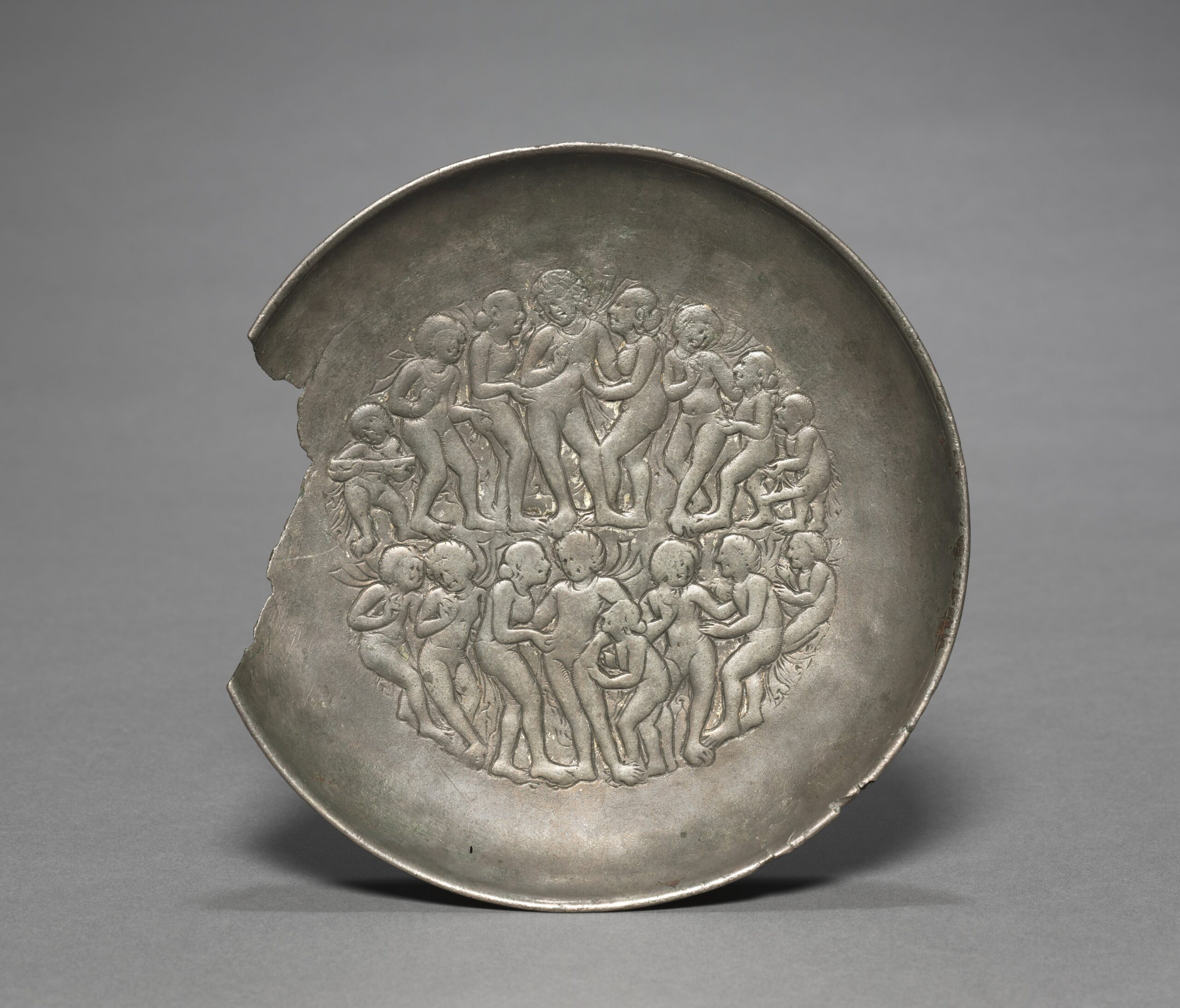 Plate with a Scene of Revelry, gupta, 400s CE