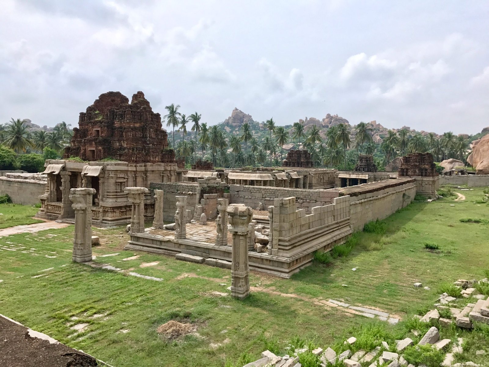 15th-16th century ruins of market and Vaishnavism Achyutaraya Tiruvengalanatha temple, Hampi Hindu monuments Karnataka 2, vijayanagara