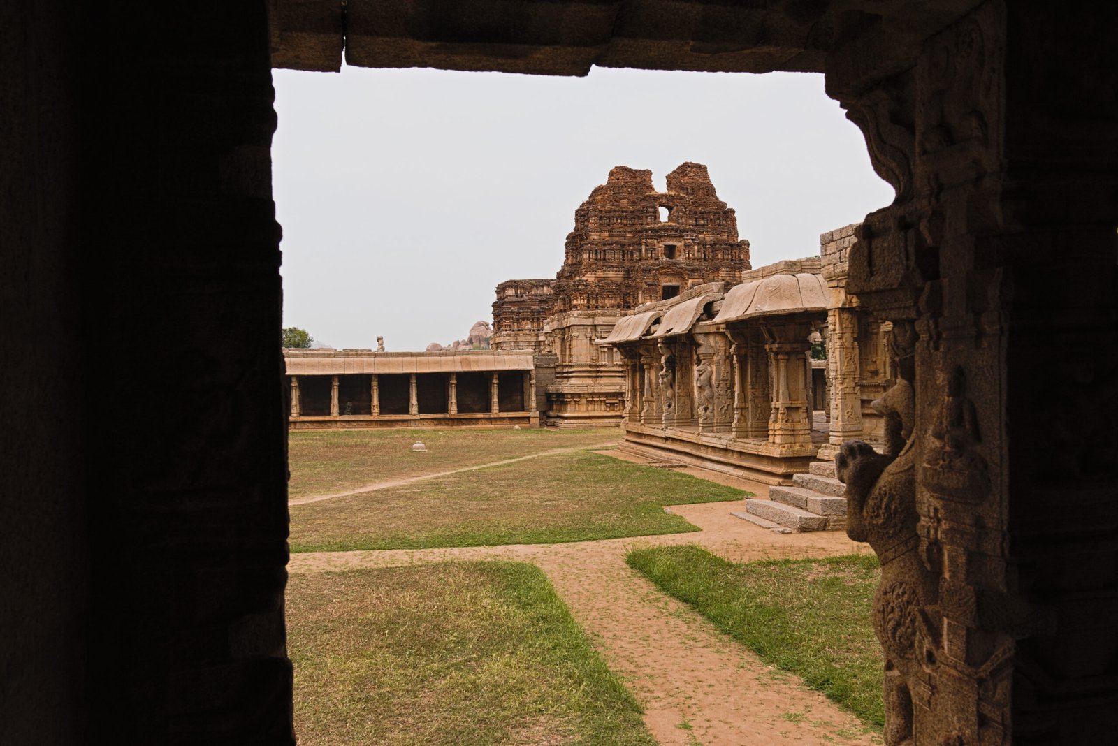 The Achyutaraya Temple (Inner courtyard), Hampi 01, vijayanagara