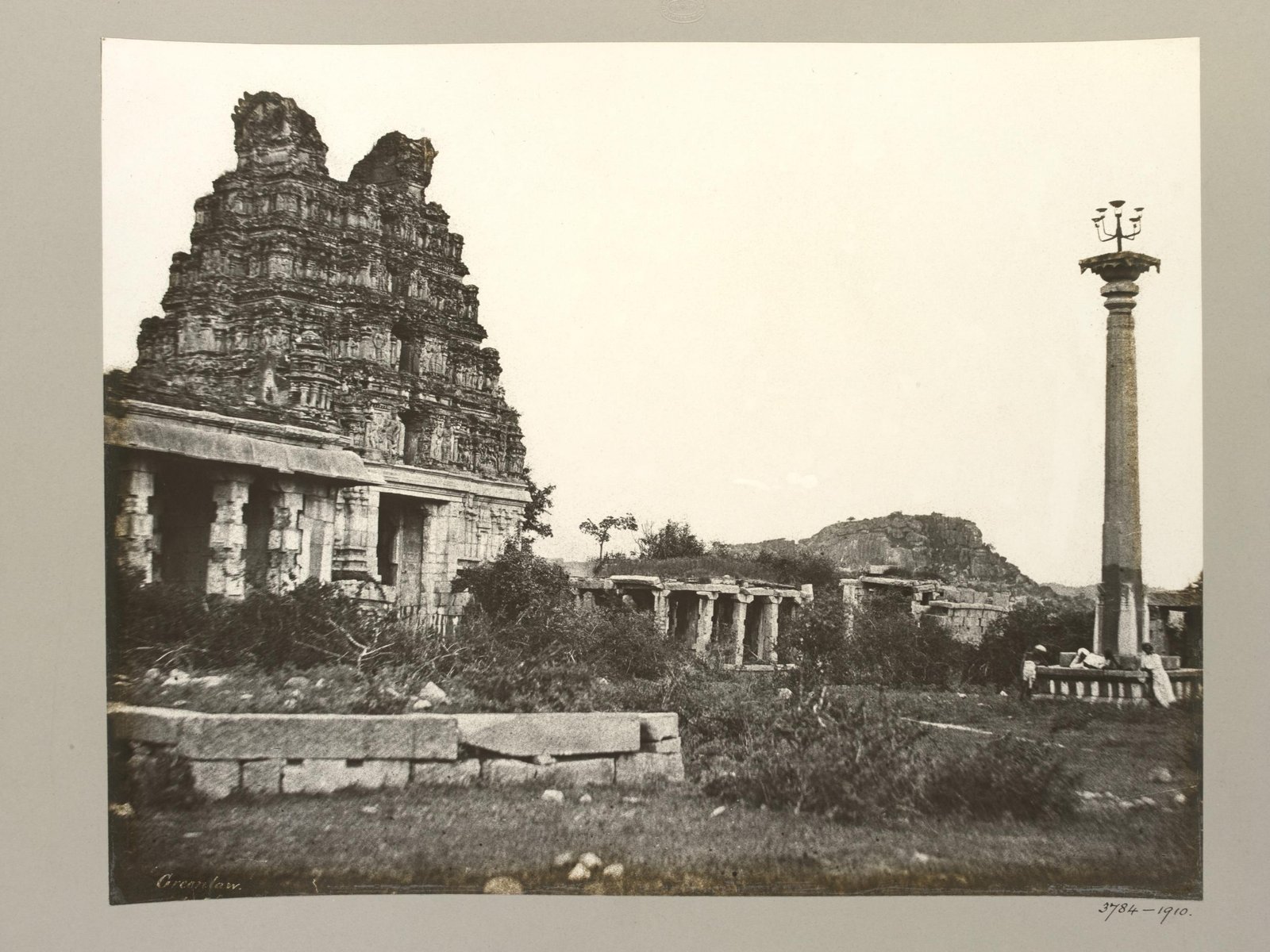 Eastern Gopura and Lamp Column, Vitthala Temple Complex 1856 photo, vijayanagara, 1856