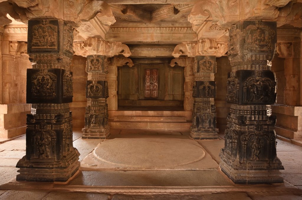 Hazaara Rama Temple Hampi DSC 7666