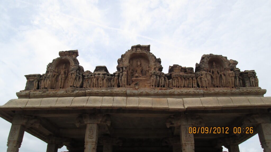 Hazarrama temple side